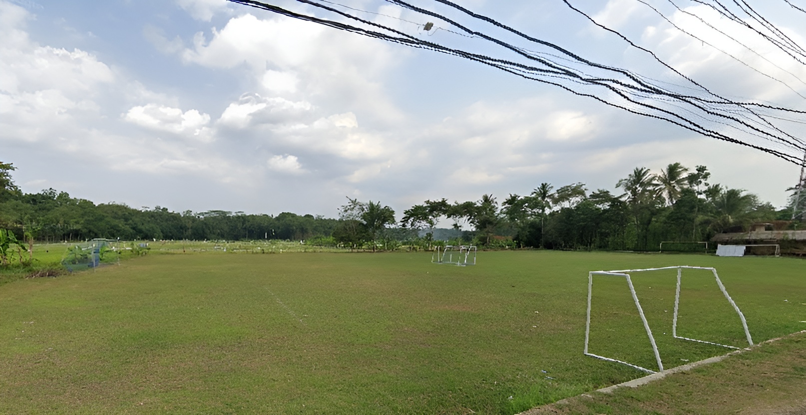 Lapang Sepakbola Standar Nasio...